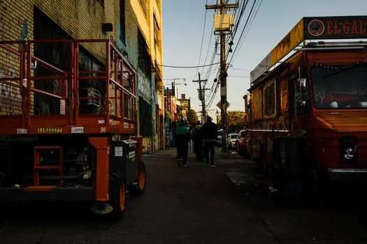 Forklift specifications for urban infrastructure - Power Source: Electric Indoors, Diesel or LPG Outdoors