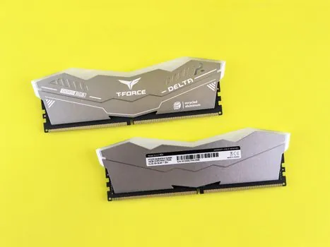 how does a vertical lift module extractor retrieve a tray? - Where the VLM Sits Next to Other Module-Based Automation