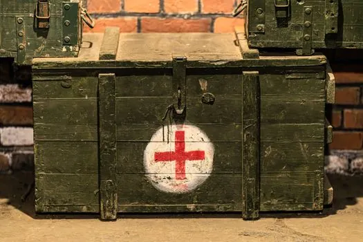 First Aid Kit selection for warehouse operations - Specialized Hazard Overlays: OTC Meds, AED, and Body Fluid Spill
