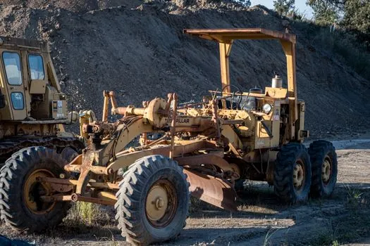 Wheel Loader vs Motor Grader - Use-Case Fit: Who Each Machine Is For