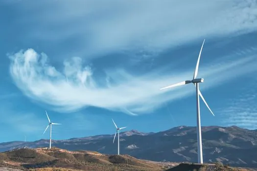 wind turbine blade OEM vs ODM manufacturing - OEM vs ODM Comparison on Four Decision Criteria