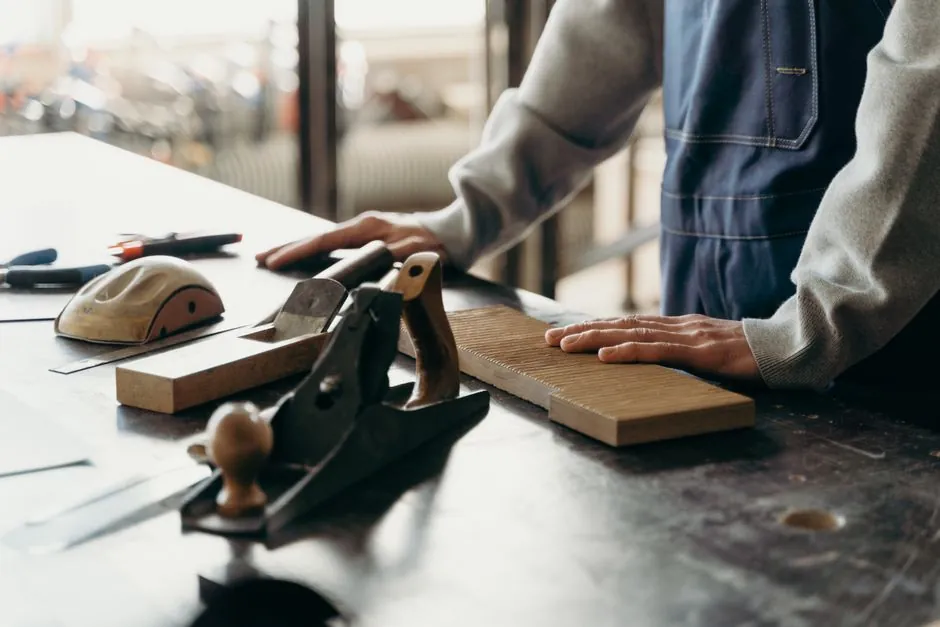 Workbench Suppliers 2026: Load Class, Top Type, and Standards Map