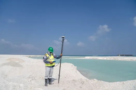 360 degree prism vs circular prism for robotic total station tracking - Where the rule breaks: limitations and failure modes
