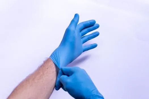 4 mil vs 8 mil disposable nitrile glove thickness - Standards, grading, and the audit trail
