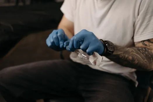 4 mil vs 8 mil disposable nitrile glove thickness - Application match: who should pick which