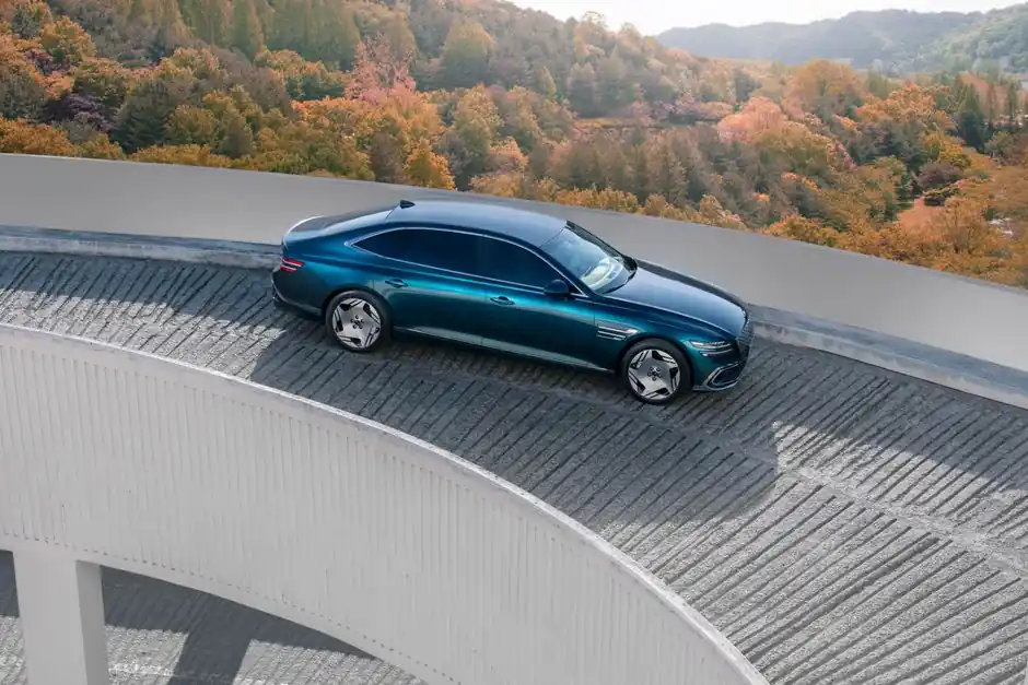 800V SiC and Axial Flux Motors Reshape 2026 Electrified Powertrains