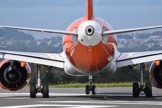 adhesive bonding vs rivets for aircraft skin panel joints - Standards, Sourcing, and Practical Specification