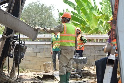 what auger height above the mat suits coarse asphalt mixes? - Failure modes: too low vs too high