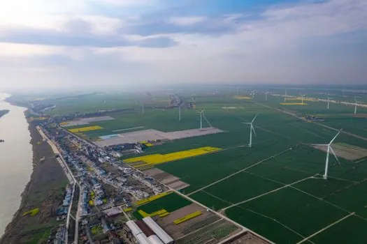 how much has battery-grade lithium carbonate moved since the 2026 low? - Regional spread around the Chinese benchmark
