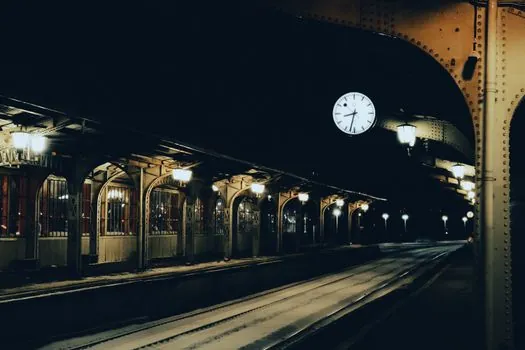 changeover time KPI tracking and targets - Comparison: Changeover Time Against Related KPIs