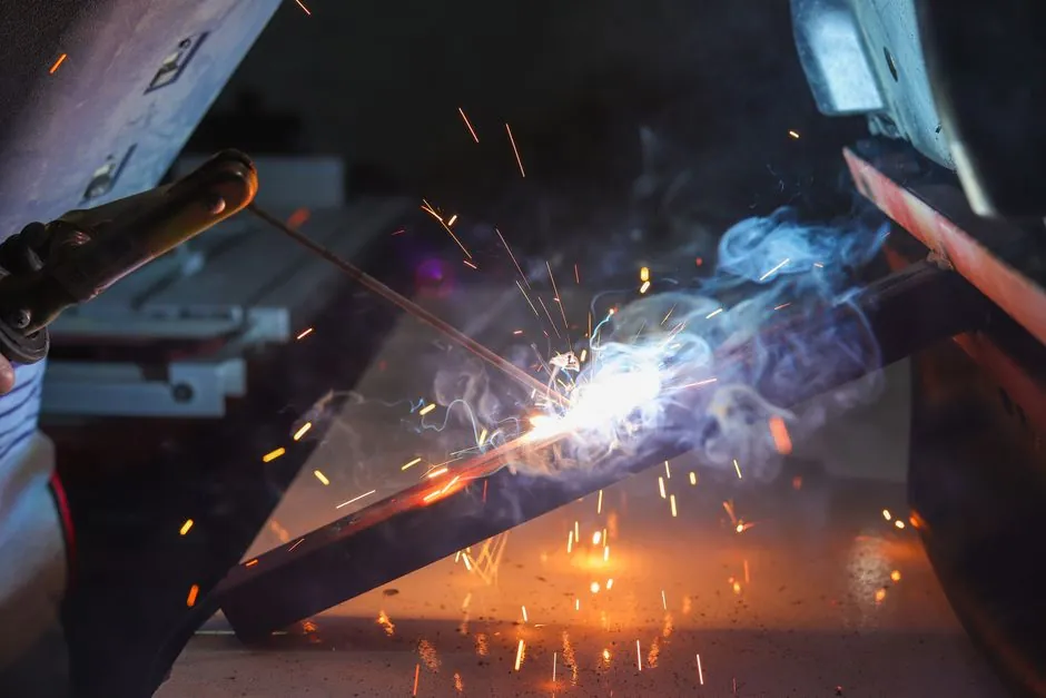 Cobot welding in job shops: 2026 selection criteria, payback, and fitment
