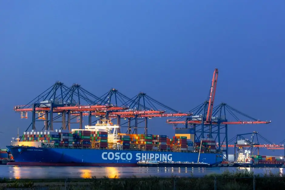 Container Freight Rate Volatility 2026: Suez, Front-Loading, and the Real Landed Cost