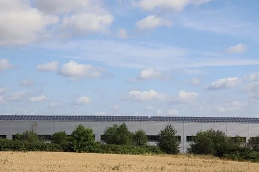 corporate PPA vs onsite solar for industrial sites - Risk Allocation: Performance, Maintenance, and Decommissioning
