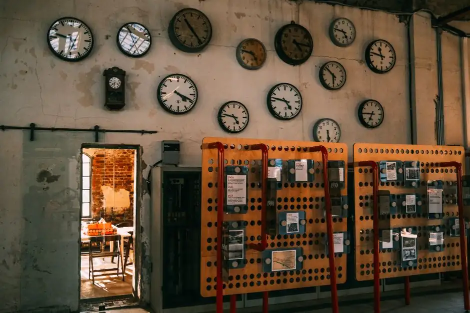 Data Historian vs Time-Series Database for IIoT: 2026 Decision Matrix