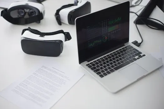 does augmented reality really speed up complex assembly? - Comparison: AR vs Paper vs Screen-Based Instructions on Four Criteria