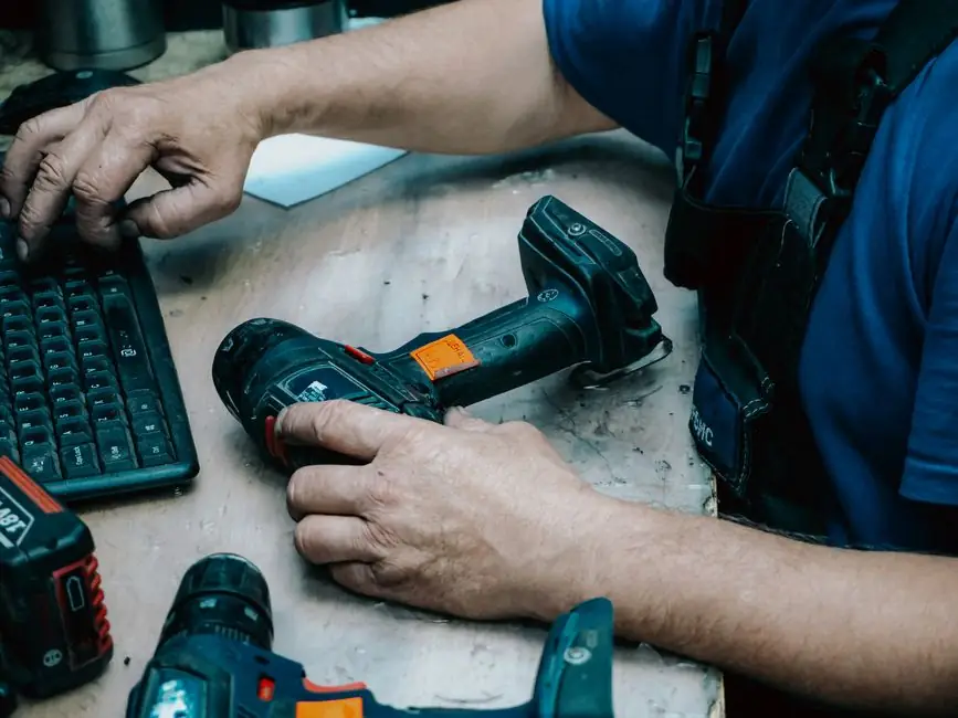 Double-Cut vs Single-Cut Drilling Buckets: When the Extra Teeth Pay Off