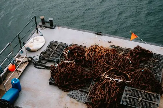 how much more does an epoxy anchor cost to install than a wedge anchor? - Who epoxy is for, and who should not bother