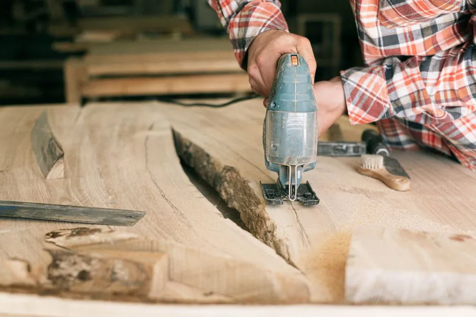 Epoxy vs Cyanoacrylate Gap Filling on Uneven Surfaces