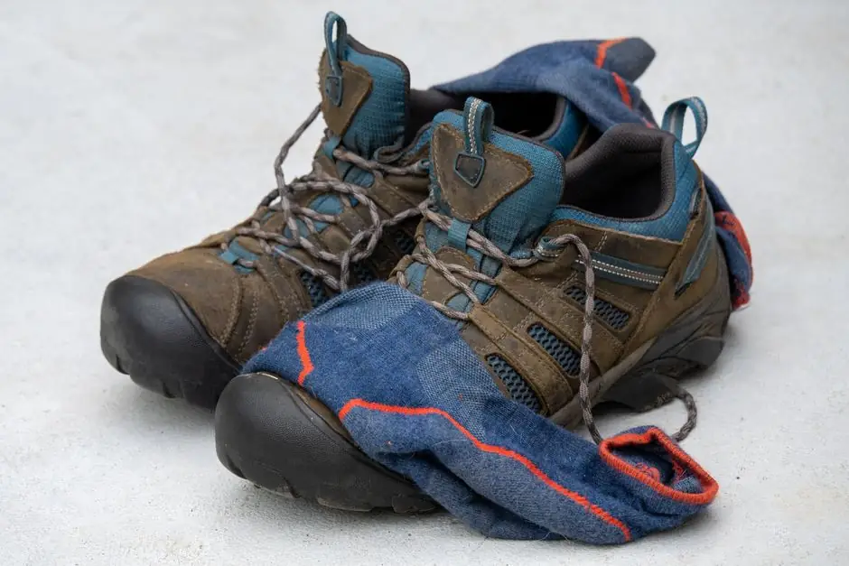 ESD Footwear Resistance Ratings: 0.1–100 MΩ vs 0.1–1,000 MΩ Specified for EPA Areas