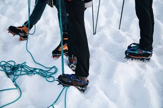 anti-static equipment footwear resistance rating for ESD areas - Comparison: Antistatic vs ESD Footwear on Four Decision Criteria