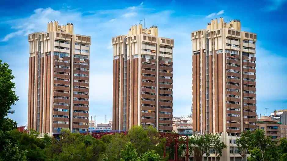 Expansion anchor selection for high-rise concrete: load, substrate, embedment