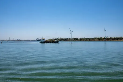 floating offshore wind commercialization 2026 - Decision Criteria: Semi-Submersible vs Barge vs TLP vs Spar