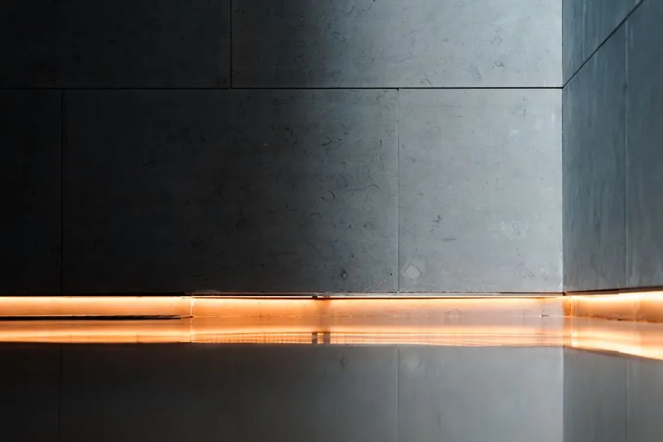 Footing-to-wall cold joint: waterstop + membrane detailing