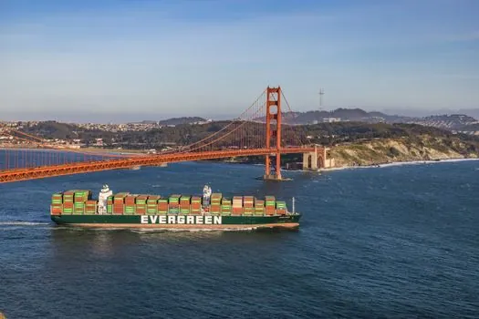 how do HBM qualification delays affect AI accelerator shipments? - Comparing the three qualified HBM suppliers on the criteria that gate shipments
