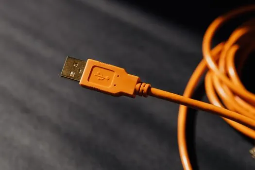 should sensors connect through IO-Link masters or a fieldbus gateway? - Selection criteria: when a gateway is the right call