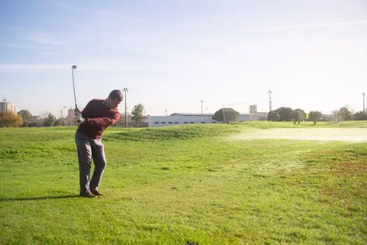 what is the difference between a laser distance meter and a golf rangefinder? - Standards, safety, and what to verify before buying