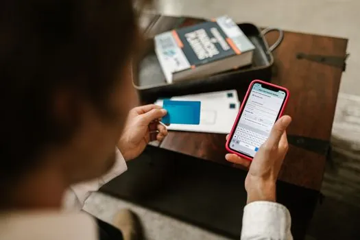 are mobile phone credentials as secure as smart cards? - Limits, standards, and what to verify before you spec