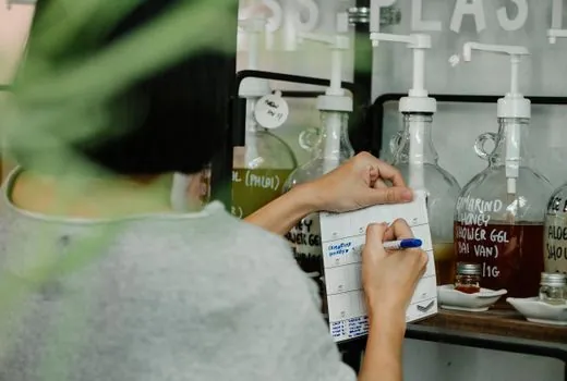 can personal eye wash bottles replace an ANSI compliant eye wash station? - What to Verify Before You Sign off on a Bottle-Only Setup
