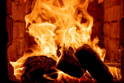 pouring furnace vs holding furnace role in a die casting cell - What the Pouring Furnace Controls, What the Holder Controls