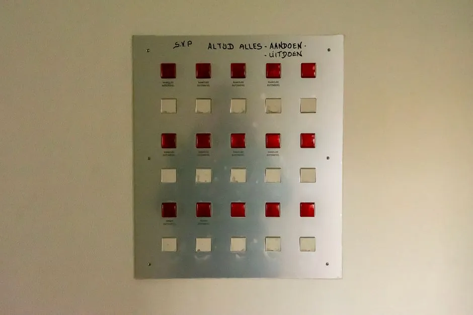 Push Button vs Selector Switch on an Explosion-Proof Control Station