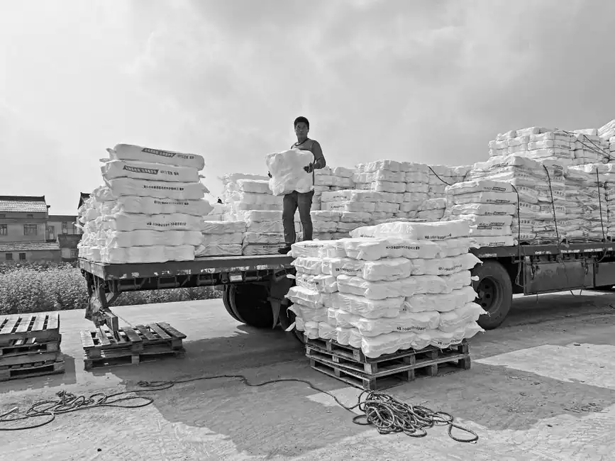 Reach Truck Minimum Aisle Width for Standard Pallets: Spec Numbers, Calculation Method