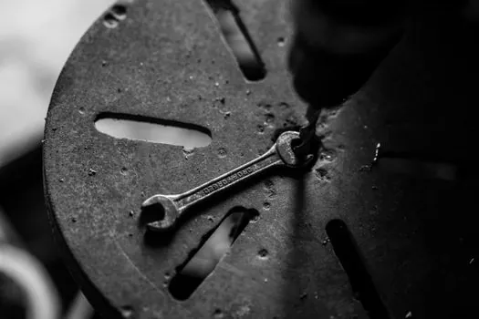 round pin key drilled at the shaft and hub interface - Failure Modes and When Not to Specify a Round Pin Key