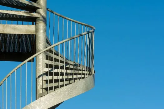 sectional flight vs helicoid flight in screw conveyor assemblies - Decision Matrix: Helicoid vs Sectional