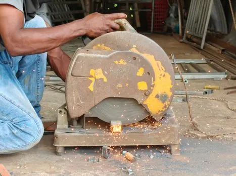 semi-automatic vs manual cold saw for production cutting - Standards and Sourcing Notes for Specifiers