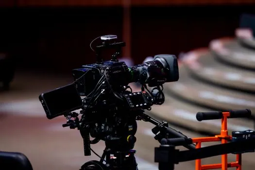 industrial cameras versus smart cameras for standalone image processing - Industrial Camera Subtypes: Area Scan, Line Scan, Sensor Tech