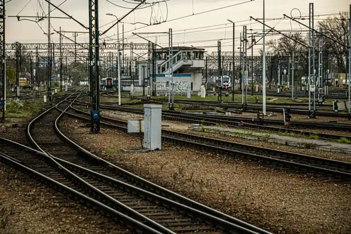 Strain Gauge Input: Signal Conditioner vs Signal Isolator