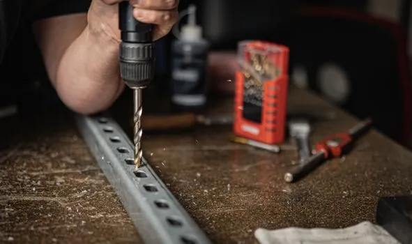 taper bush jacking holes vs tightening holes function - Step-by-step field procedure: install and remove without damage