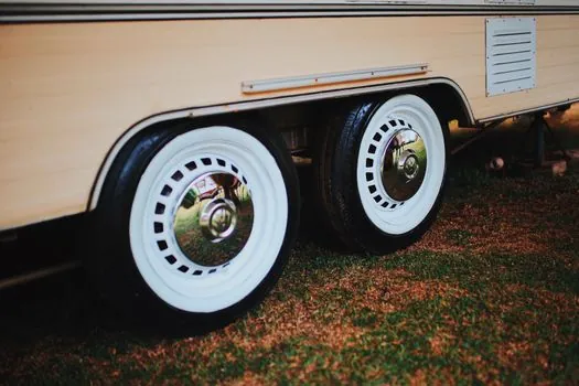 tapered roller bearing in a wheel hub vs a gearbox shaft - Comparison Matrix: Hub TRB vs Gearbox-Shaft TRB