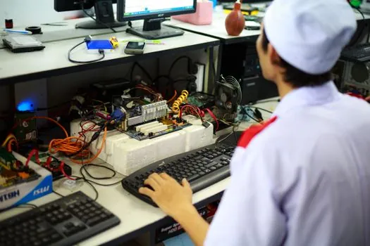 how does a multifunction process calibrator source and read a loop at once? - Why a Technician Cares: Reading the Output While Driving the Input
