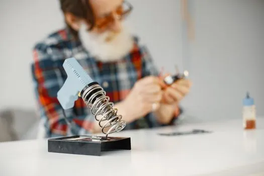 two-part epoxy adhesive vs one-part heat-cure epoxy adhesive - Bond Strength, Gap Filling, and Substrate Range