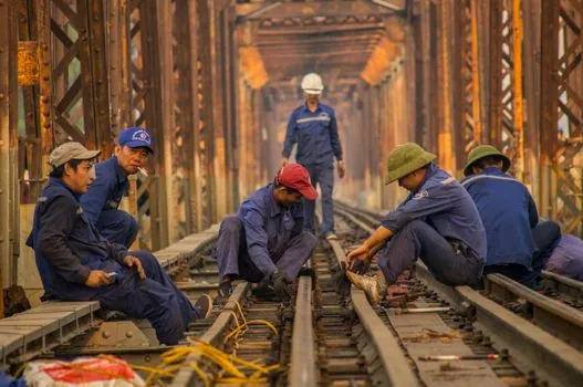 underhung single girder crane interlock transfer to spur tracks - Drive and Brake Options on Interlock-Equipped Bridges