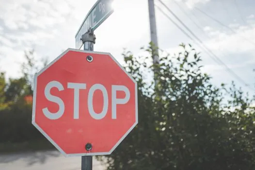 what does an emergency stop do when activated on a production line? - Stop Categories 0 and 1, and Why Production Lines Often Mix Them