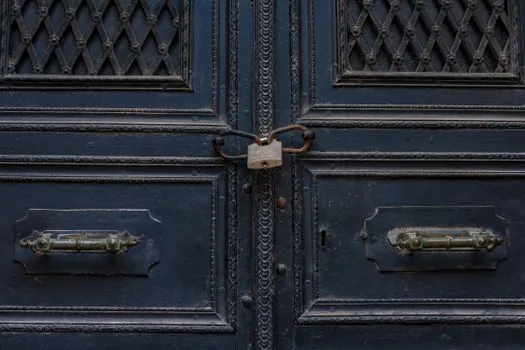 when is power-to-lock guard locking acceptable under ISO 14119? - The Four Locking Principles in One Comparison