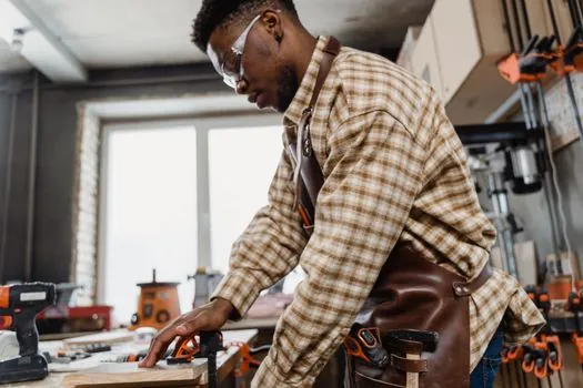 what is the difference between Z87 and Z94.3 safety glasses? - Limitations, Common Mistakes, and Sourcing Checks