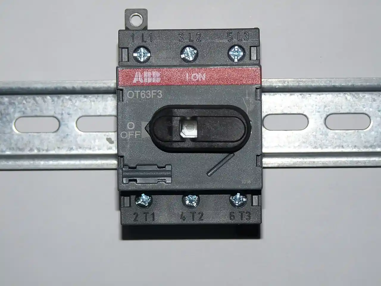 ABB OT63F3 three-pole DIN-rail switch-disconnector (load switch), 63 A 250/415 V, with rotary ON/OFF handle and line and load terminals